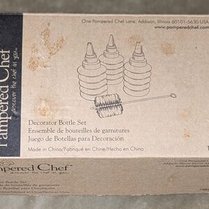Pampered Chef Decorator Bottle Set